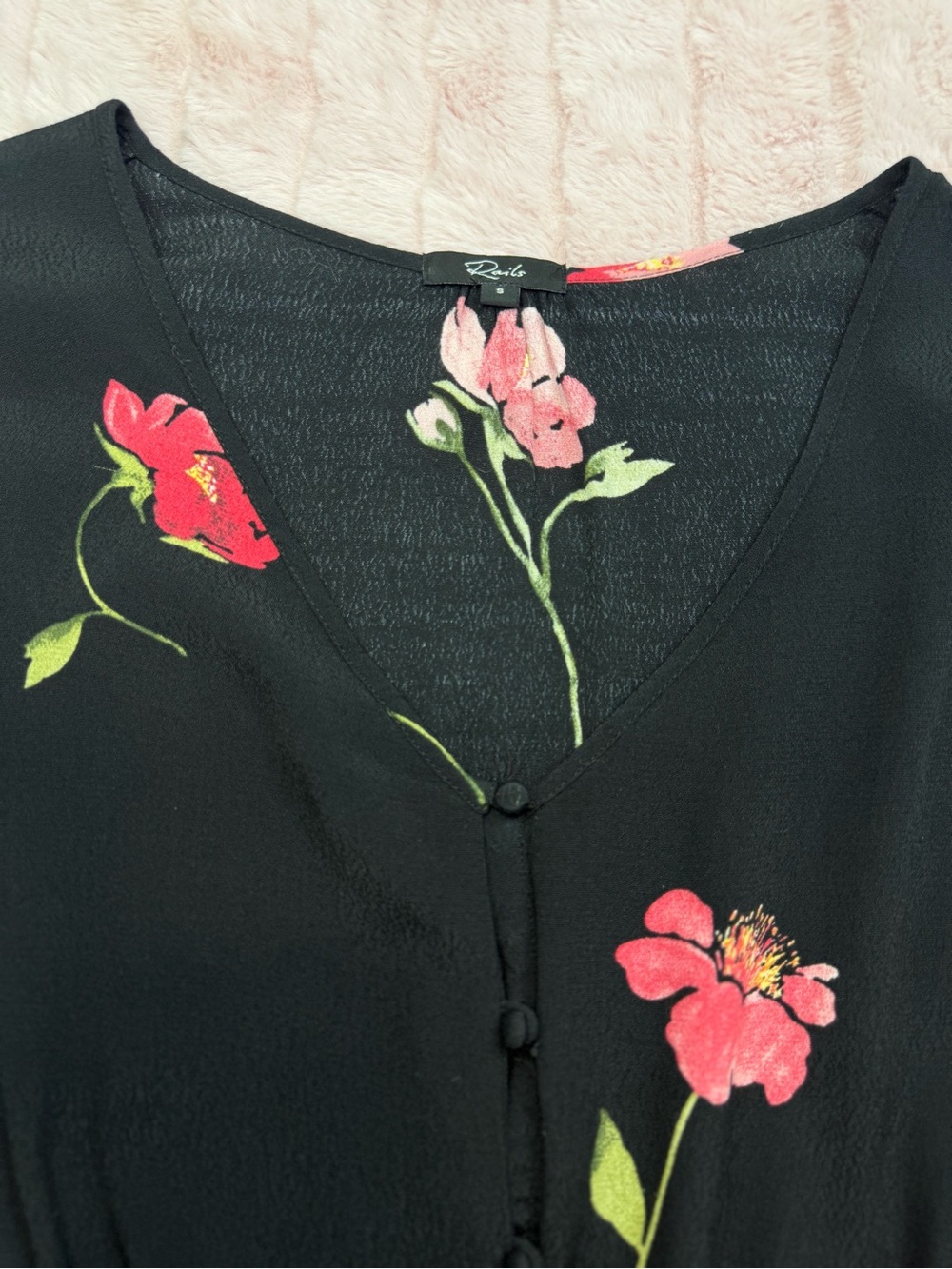 Rails - NWOT Black, Pink, & Red Floral V-Neck Tie-Waist Blouse - Size S - Picture 2 of 6